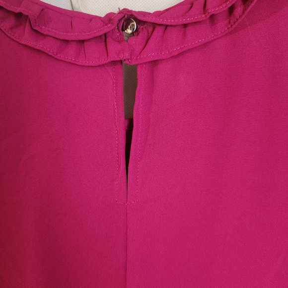 Sleeveless Ruffled Magenta Top - Picture 7 of 8